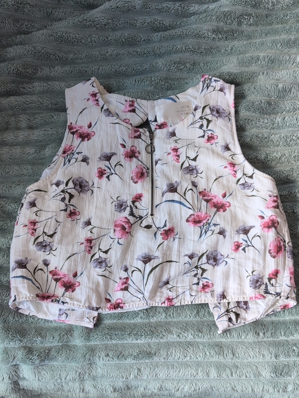 J.O.A. White Floral Zip-Front Cropped Tank with Pink & Purple Blooms